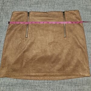 Tan Faux Suede Tan Skirt Front Zippers NWOT  Size XL
